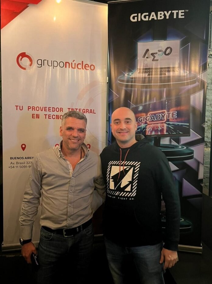 Andres_Demattei_Channel_Account_Manager_Grupo Núcleo _y_Nicholas_Fornaro_ Sales_Account_GIGABYTE